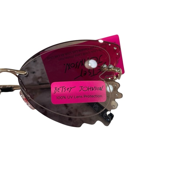 Betsey Johnson Butterfly Rimless Jewel Detail Sunglasses Gold - Picture 5 of 9